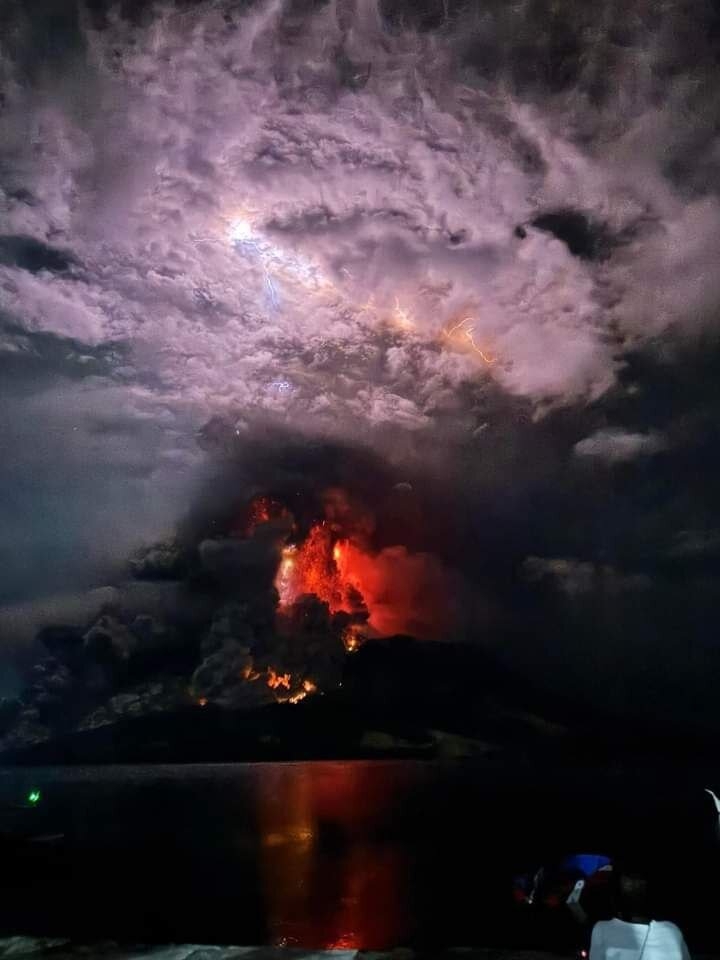 qorqinchli va chiroyli indoneziyada vulqon otildi foto video 66213e1994796